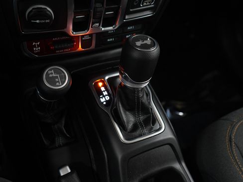 Used 2025 Jeep Wrangler Unlimited Sport AWD/4WD image 25