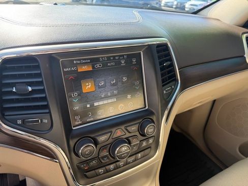 Used 2017 Jeep Grand Cherokee Overland RWD image 43