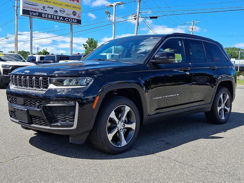 New 2026 Jeep Grand Cherokee Limited w/ Luxury Tech Group II AWD/4WD image 2