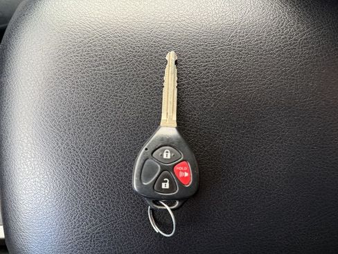 Used 2019 Toyota 4Runner SR5 AWD/4WD image 35