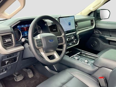 Used 2023 Ford Expedition XLT AWD/4WD image 9