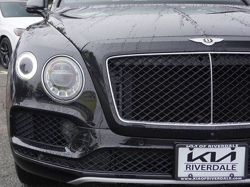 Used 2019 Bentley Bentayga AWD/4WD image 13