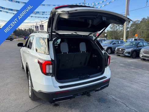 Certified 2025 Ford Explorer ST-Line w/ Premium Package image 21