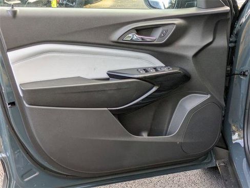 New 2026 Chevrolet Trax LT w/ Driver Confidence Package image 12