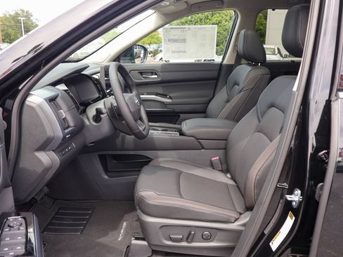 New 2026 Nissan Pathfinder SL FWD image 7