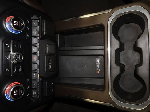 Used 2022 GMC Sierra 3500 Denali AWD/4WD image 9
