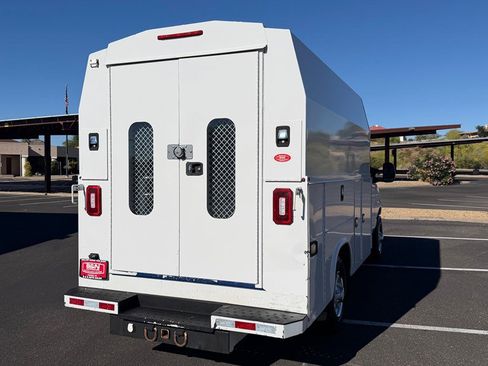 Used 2018 Ford E-350 and Econoline 350 Super Duty w/ Power Windows & Locks Group image 5