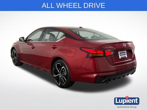 Used 2024 Nissan Altima 2.5 SR AWD/4WD image 7