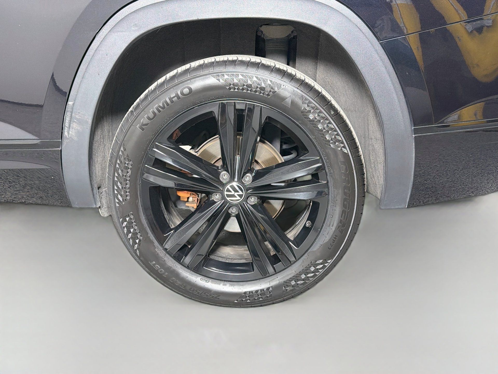 Used 2023 Volkswagen Atlas SEL R-Line AWD/4WD image 31
