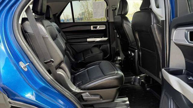 Used 2022 Ford Explorer Limited w/ Equipment Group 301A AWD/4WD image 12