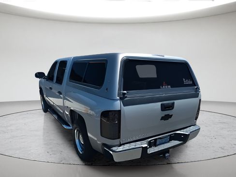 Used 2007 Chevrolet Silverado 1500 LT w/ 1LT Convenience Package AWD/4WD image 10