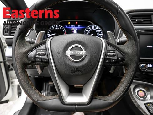 Used 2023 Nissan Maxima SR w/ Sport Mat Group FWD image 10