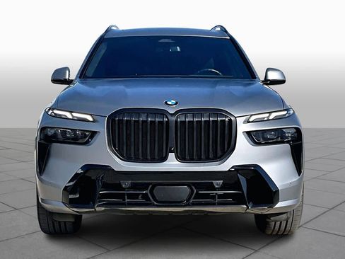 Used 2025 BMW X7 xDrive40i w/ M Sport Package image 4