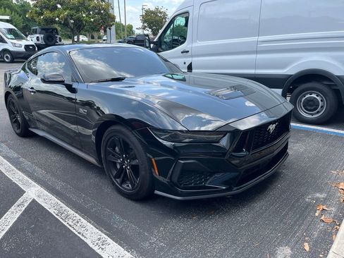 Used 2025 Ford Mustang GT RWD image 2