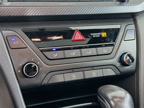 Used 2018 Hyundai Elantra Sport FWD image 23