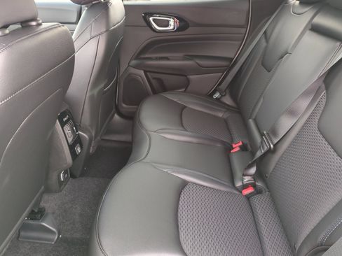 New 2026 Jeep Compass Latitude image 17