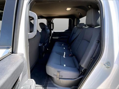 Used 2025 Toyota Tacoma SR5 AWD/4WD image 19