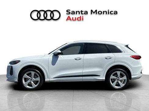 Used 2025 Audi Q5 Premium w/ Premium Plus AWD/4WD image 5