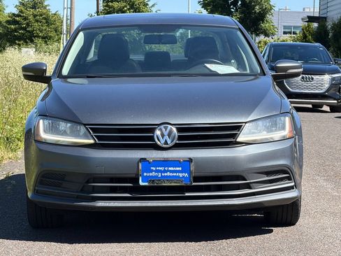 Used 2017 Volkswagen Jetta SE FWD image 8