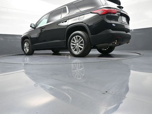Used 2023 Chevrolet Traverse LT FWD image 33