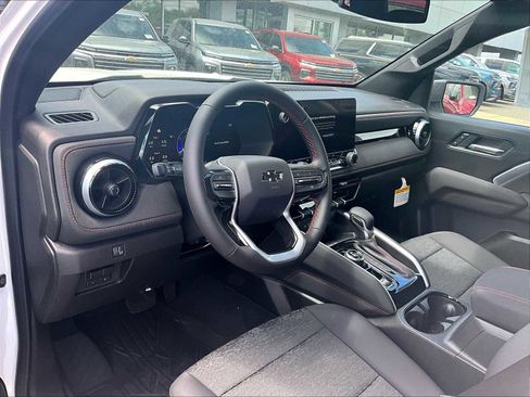 New 2025 Chevrolet Colorado Z71 image 9