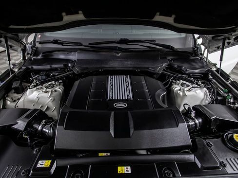 Used 2017 Land Rover Range Rover Sport HSE image 44