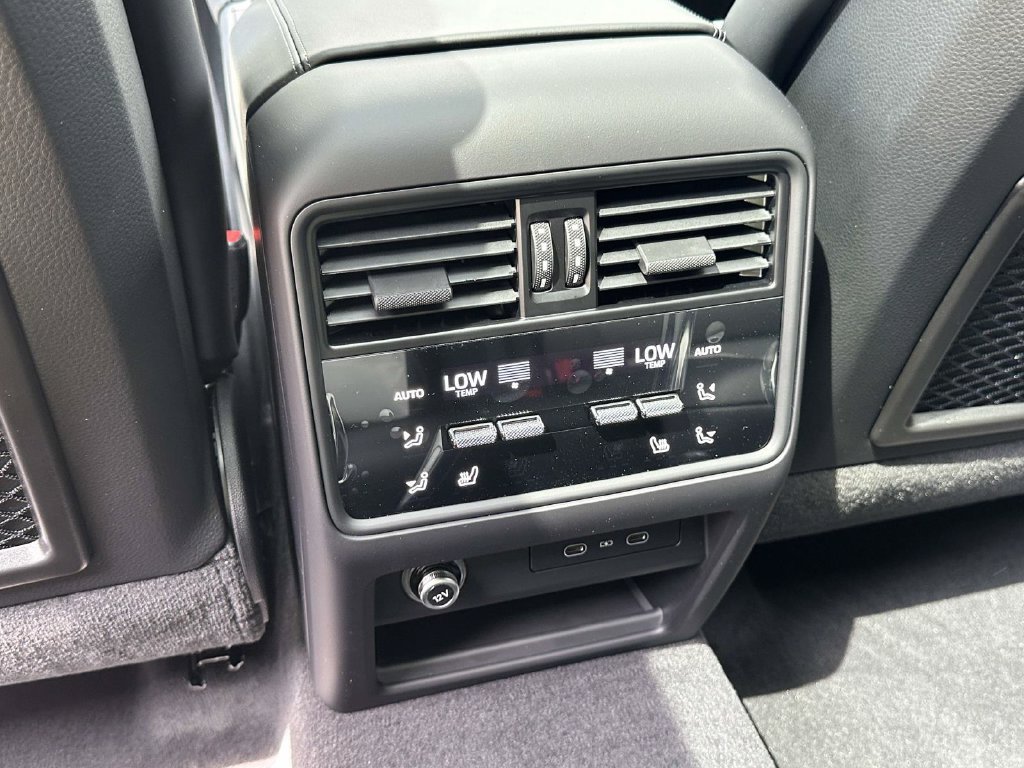 Used 2026 Porsche Cayenne Coupe AWD/4WD image 14
