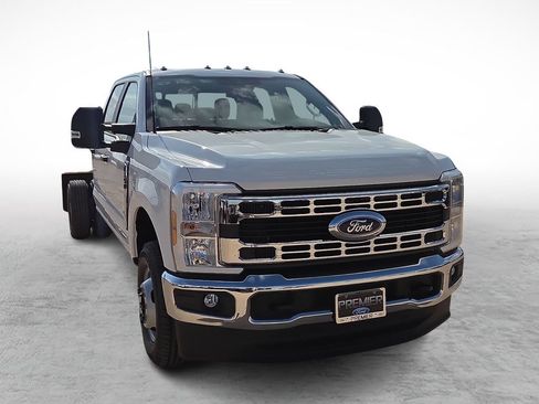 New 2026 Ford F350 XL w/ XL Chrome Package AWD/4WD image 2