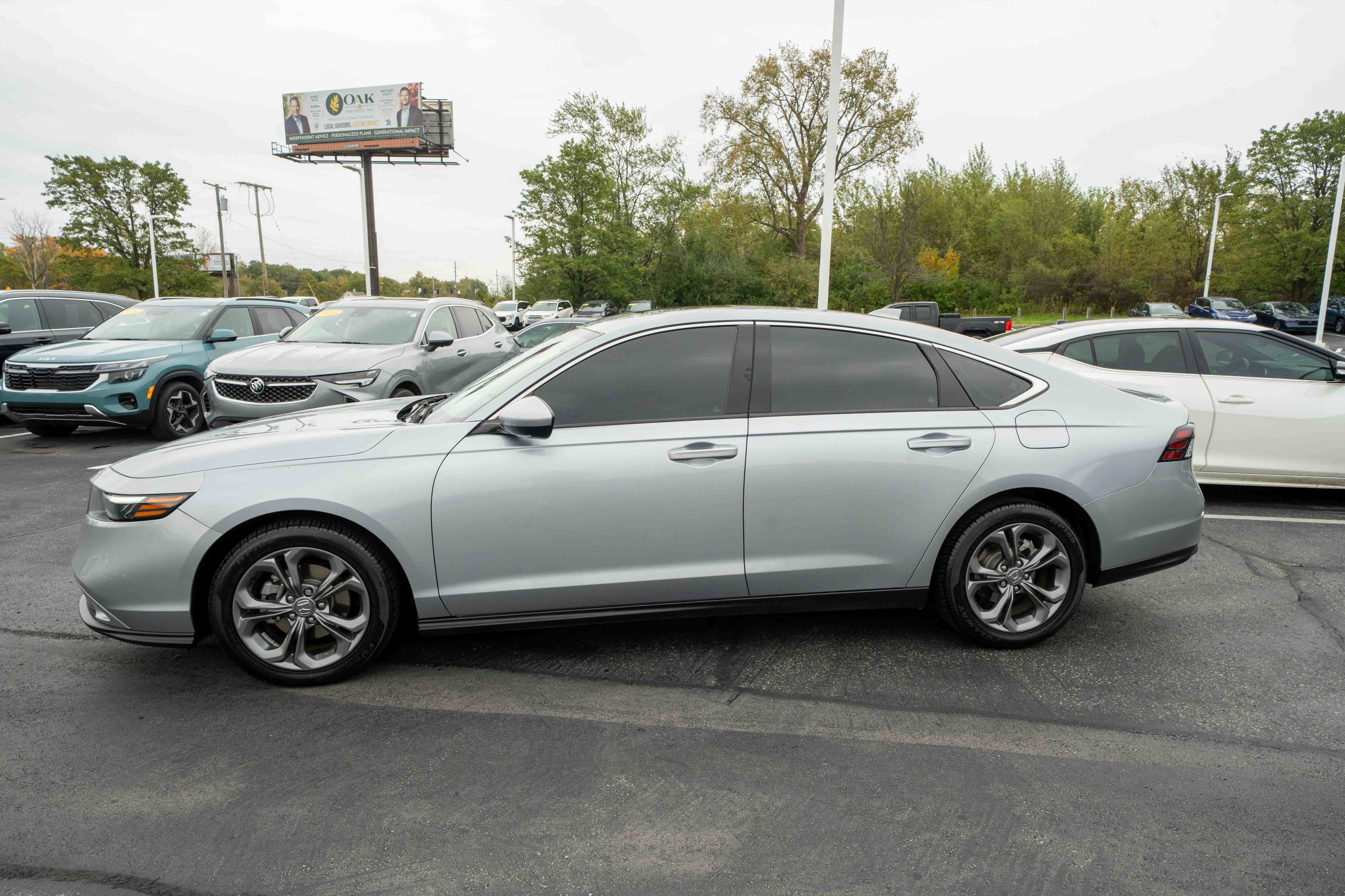 Used 2023 Honda Accord EX image 3
