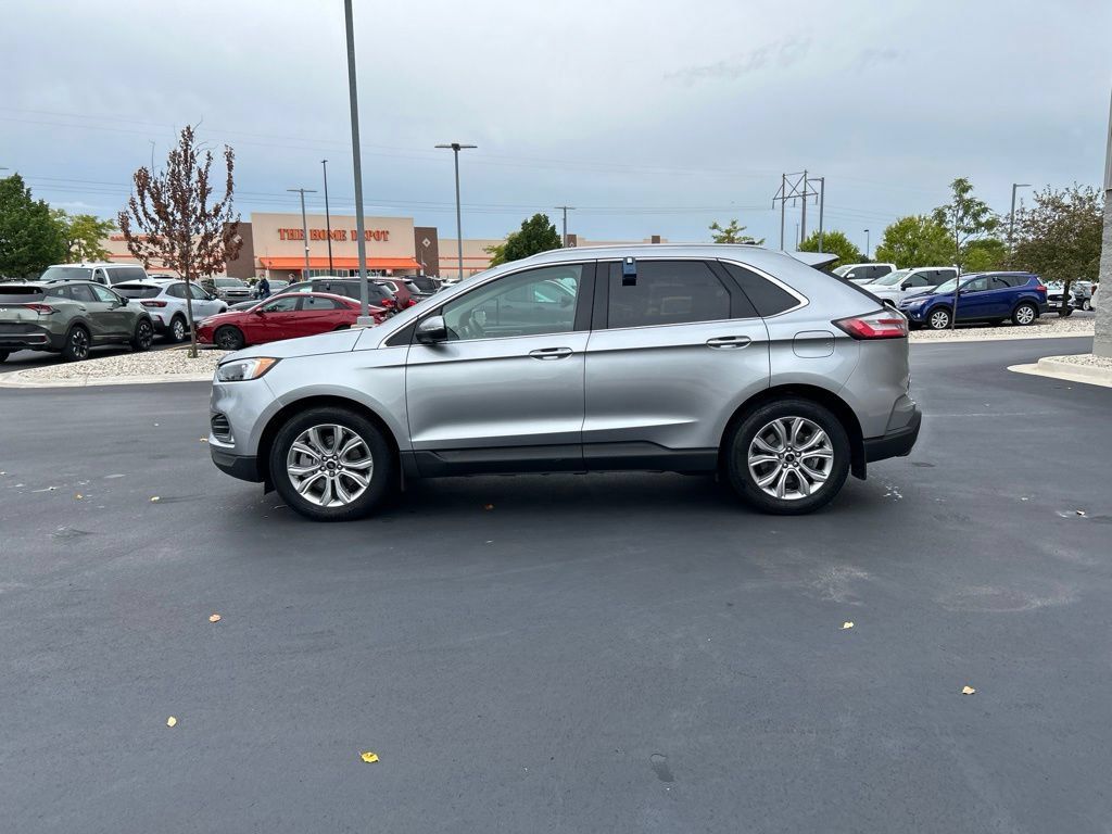 Used 2024 Ford Edge Titanium AWD/4WD image 9