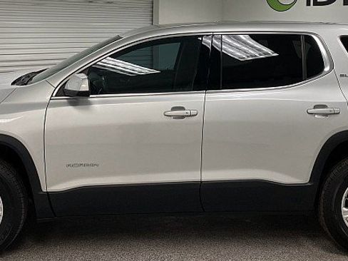 Used 2017 GMC Acadia SLE w/ LPO, Cargo Package image 8