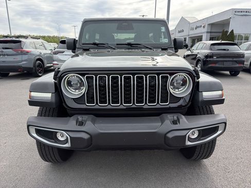 Used 2026 Jeep Wrangler Unlimited Sahara AWD/4WD image 2