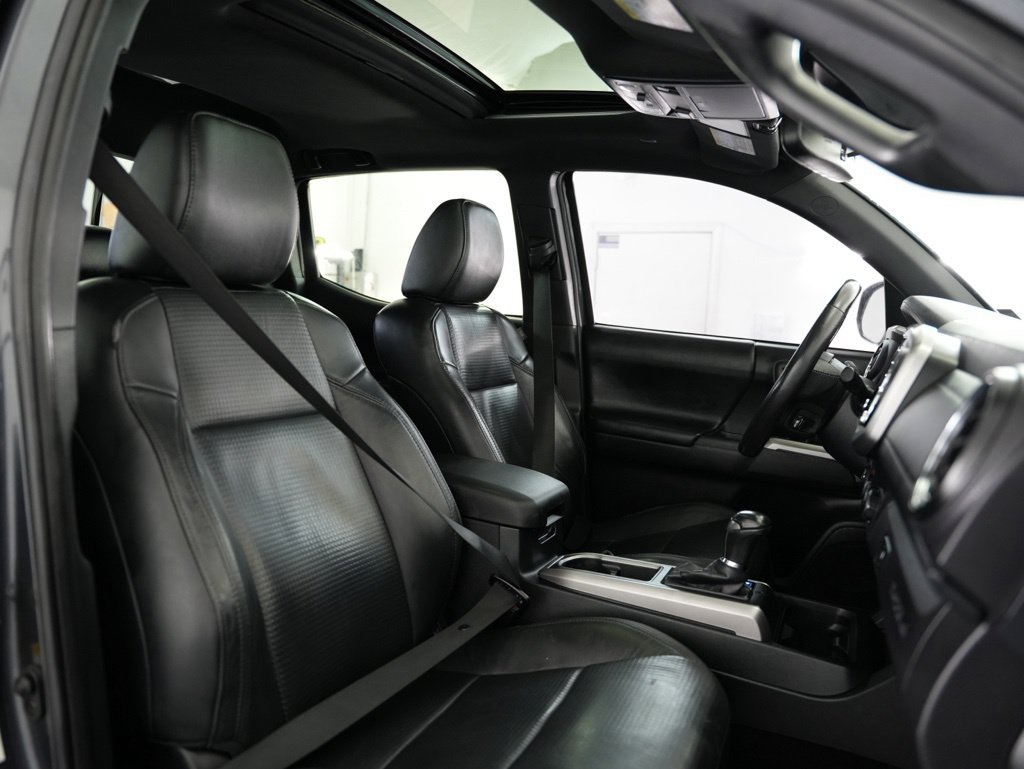 Used 2020 Toyota Tacoma Limited AWD/4WD image 54