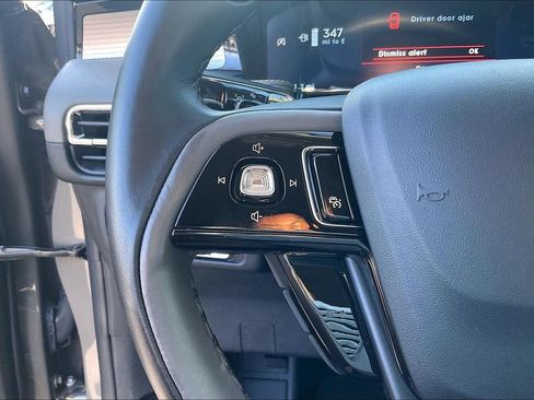 Used 2025 Lincoln Corsair Reserve FWD image 13
