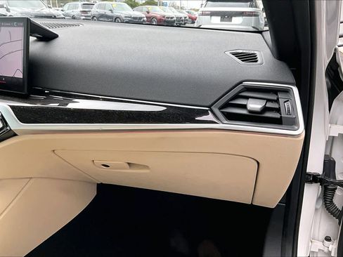 Certified 2024 BMW 330i Sedan w/ Premium Package image 20