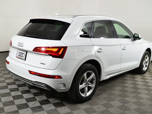 Certified 2023 Audi Q5 2.0T Premium w/ Convenience Package AWD/4WD image 9