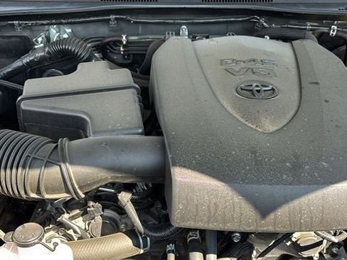 Used 2023 Toyota Tacoma SR5 AWD/4WD image 30