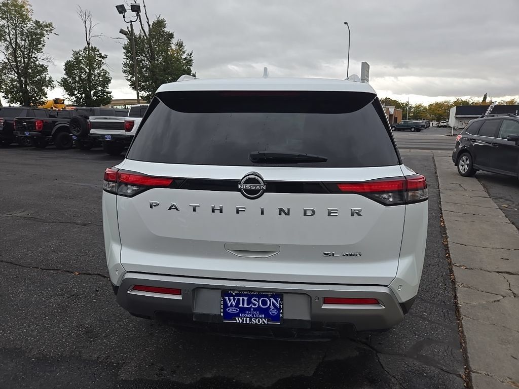 Used 2025 Nissan Pathfinder SL AWD/4WD image 6