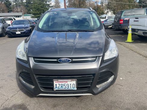 Used 2015 Ford Escape Titanium image 2