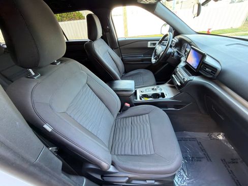 Used 2020 Ford Explorer XLT w/ Comfort Package AWD/4WD image 25