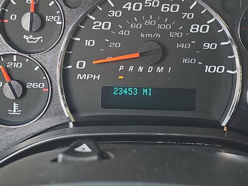 Used 2024 GMC Savana 2500 Work Van w/ Driver Convenience Package image 19