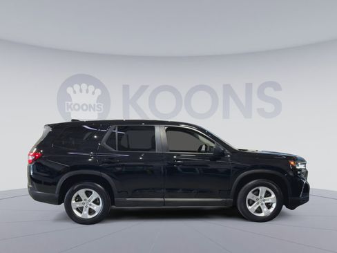 Used 2023 Honda Pilot LX image 12