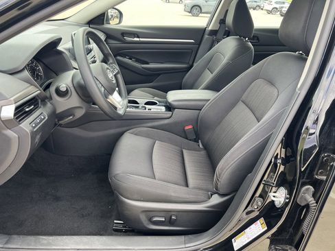 Used 2023 Nissan Altima 2.5 SV AWD/4WD image 10
