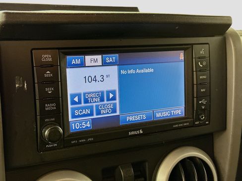 Used 2010 Jeep Wrangler Sahara image 19