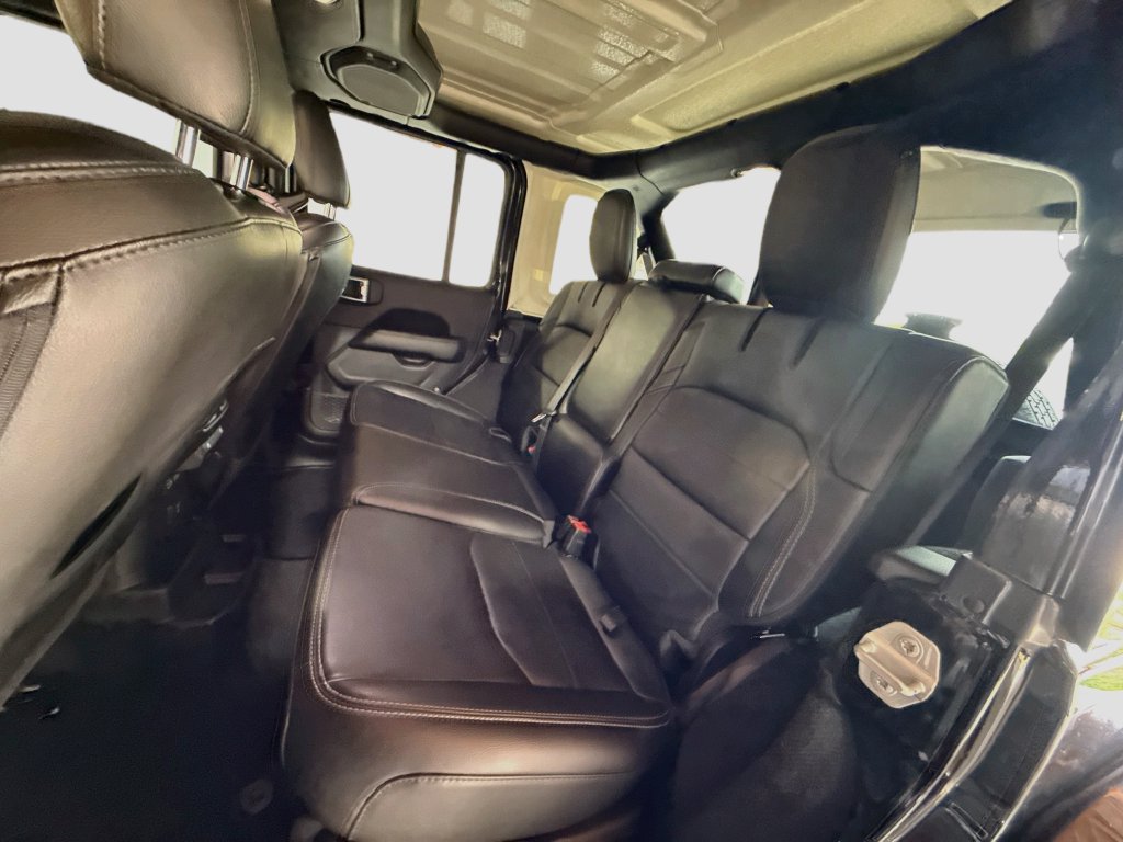 Used 2022 Jeep Wrangler Unlimited Sahara w/ Cold Weather Group AWD/4WD image 27