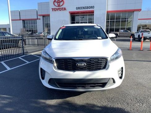 Used 2020 Kia Sorento LX image 3