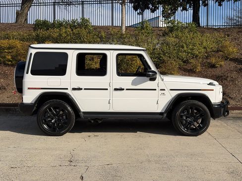 Used 2025 Mercedes-Benz G 63 AMG 4MATIC image 2