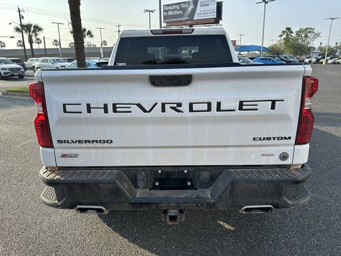 Used 2022 Chevrolet Silverado 1500 Custom Trail Boss w/ LPO, Dark Essentials Package image 5