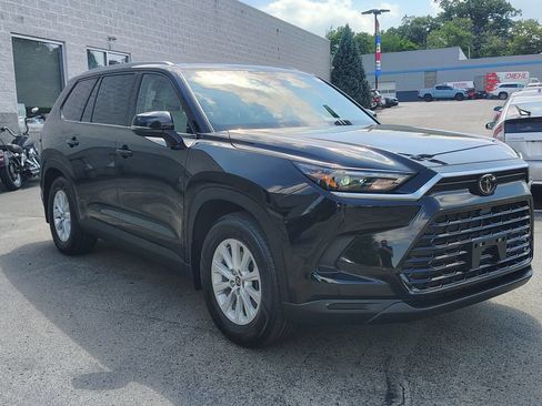 Used 2024 Toyota Grand Highlander AWD image 4