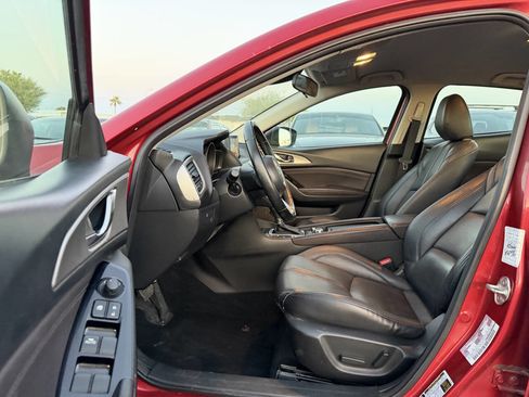 Used 2018 MAZDA MAZDA3 Touring image 18